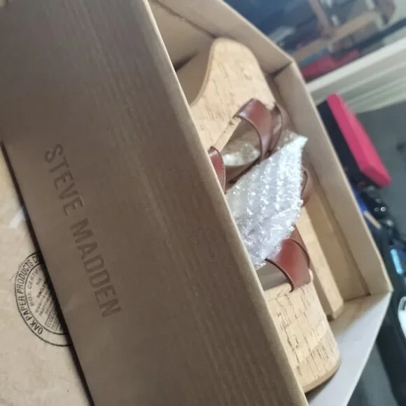 Steve Madden Brava Platform Sandal Red Suede w/Cork Size 11M - Picture 8 of 8